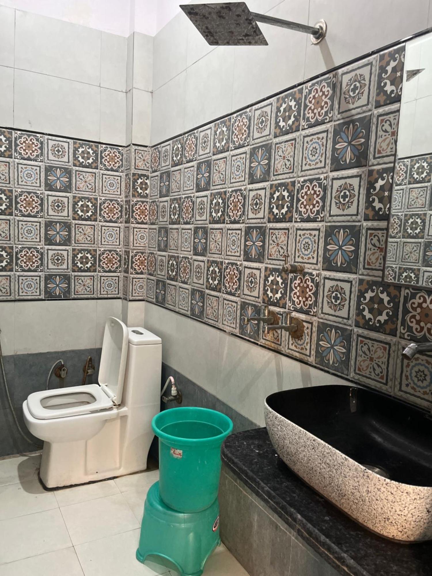 Hotel Snow White Budget Family Rooms - In House Parking - 5G Wifi- Gyser Facility Tājganj Zewnętrze zdjęcie